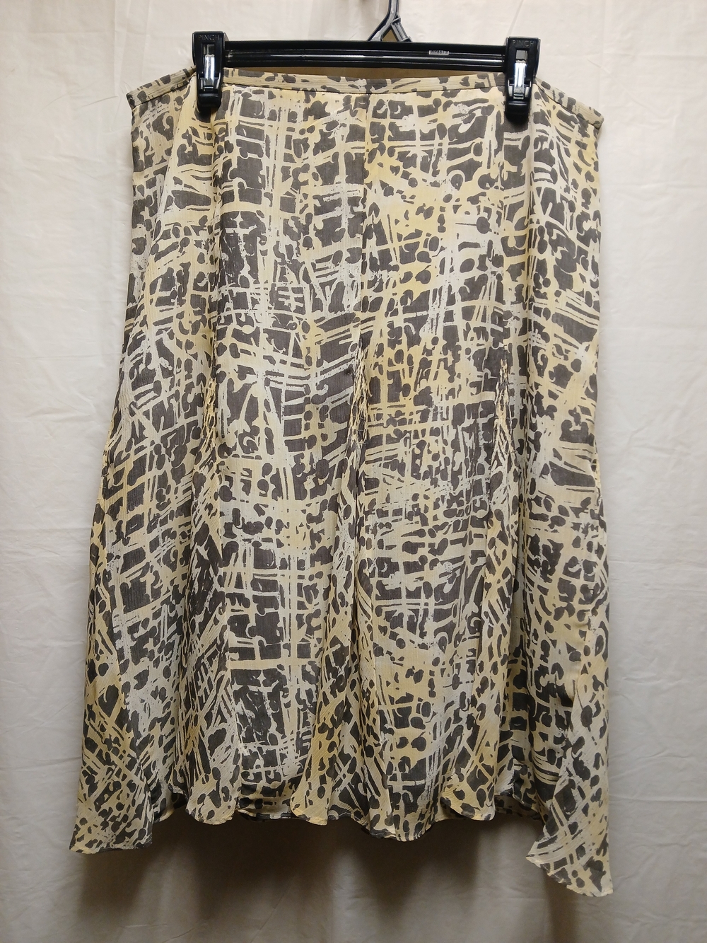 Jones Wear Abstract Print A-Line Skirt in Beige and Gray